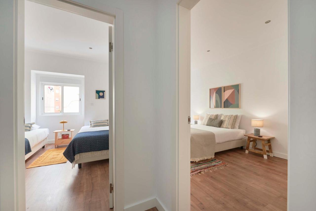 Spacious&Light-Filled 4BR Apartment By TimeColer Amadora Exterior foto