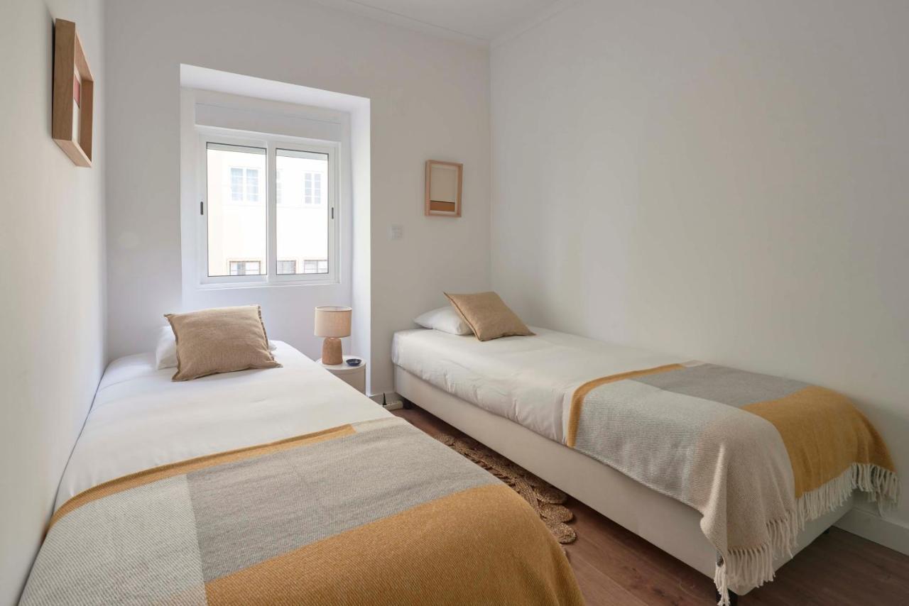 Spacious&Light-Filled 4BR Apartment By TimeColer Amadora Exterior foto