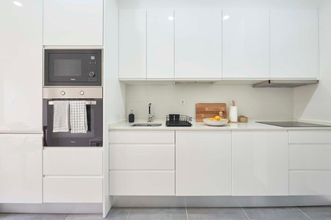 Spacious&Light-Filled 4BR Apartment By TimeColer Amadora Exterior foto