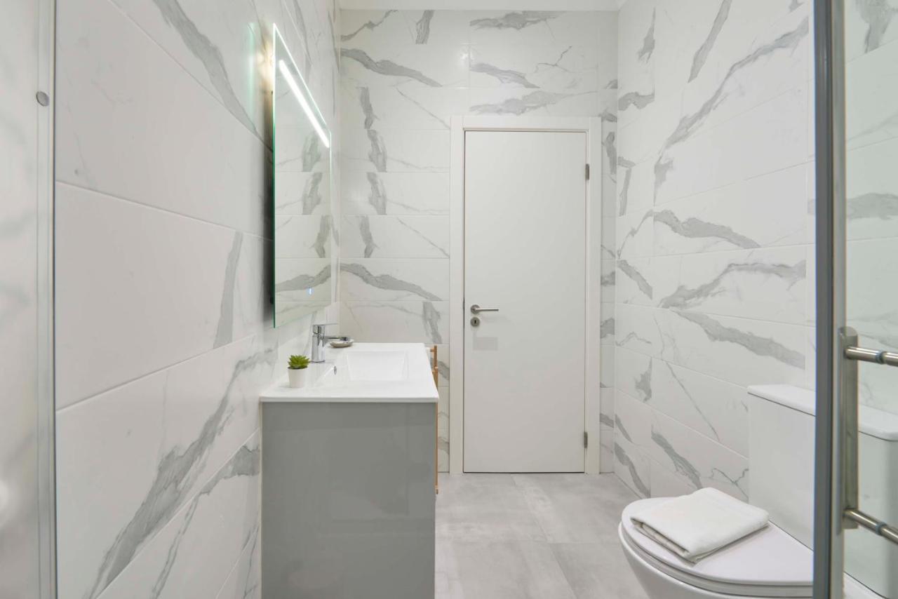 Spacious&Light-Filled 4BR Apartment By TimeColer Amadora Exterior foto